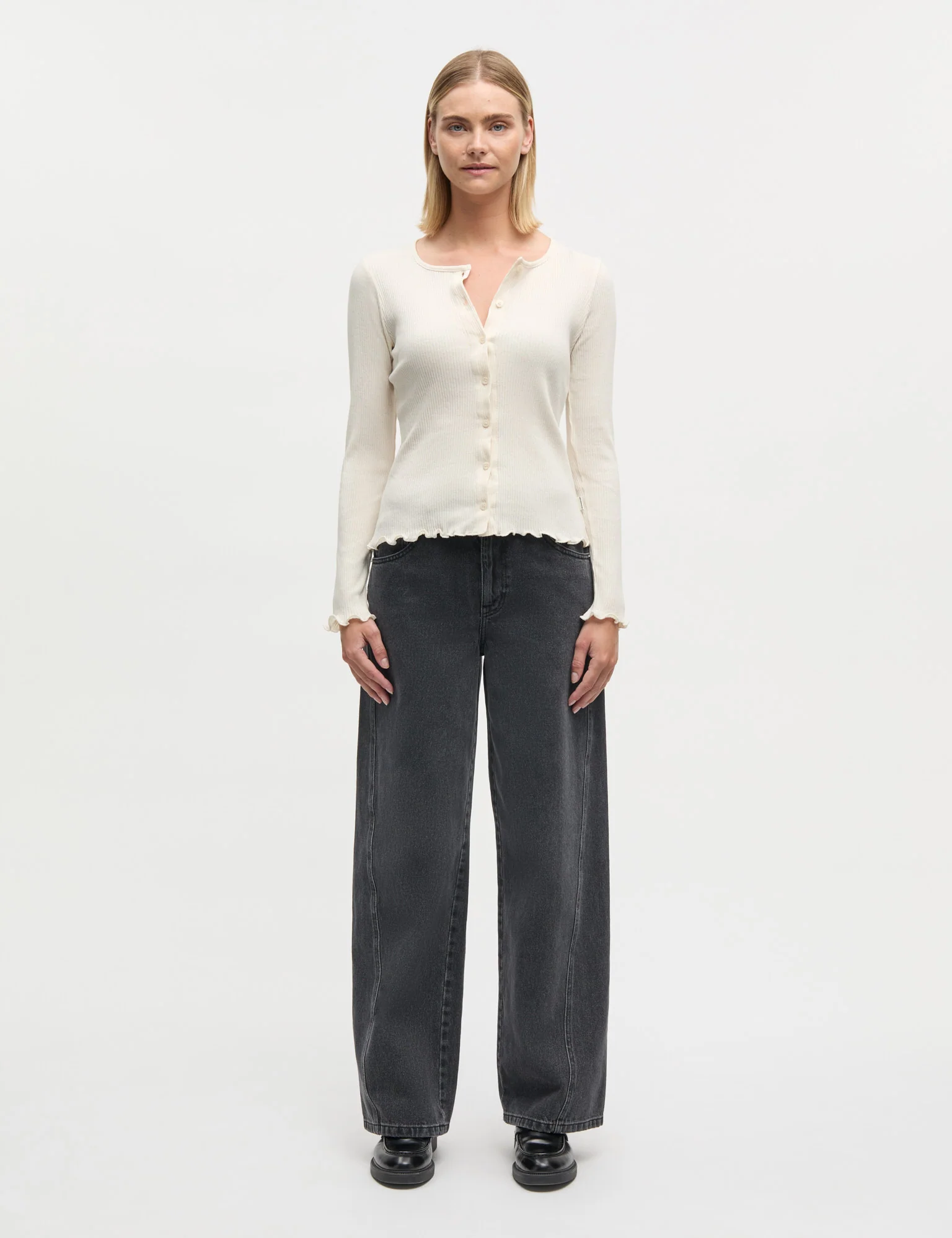4x2 Teco Amy Cardigan, Almond Oil