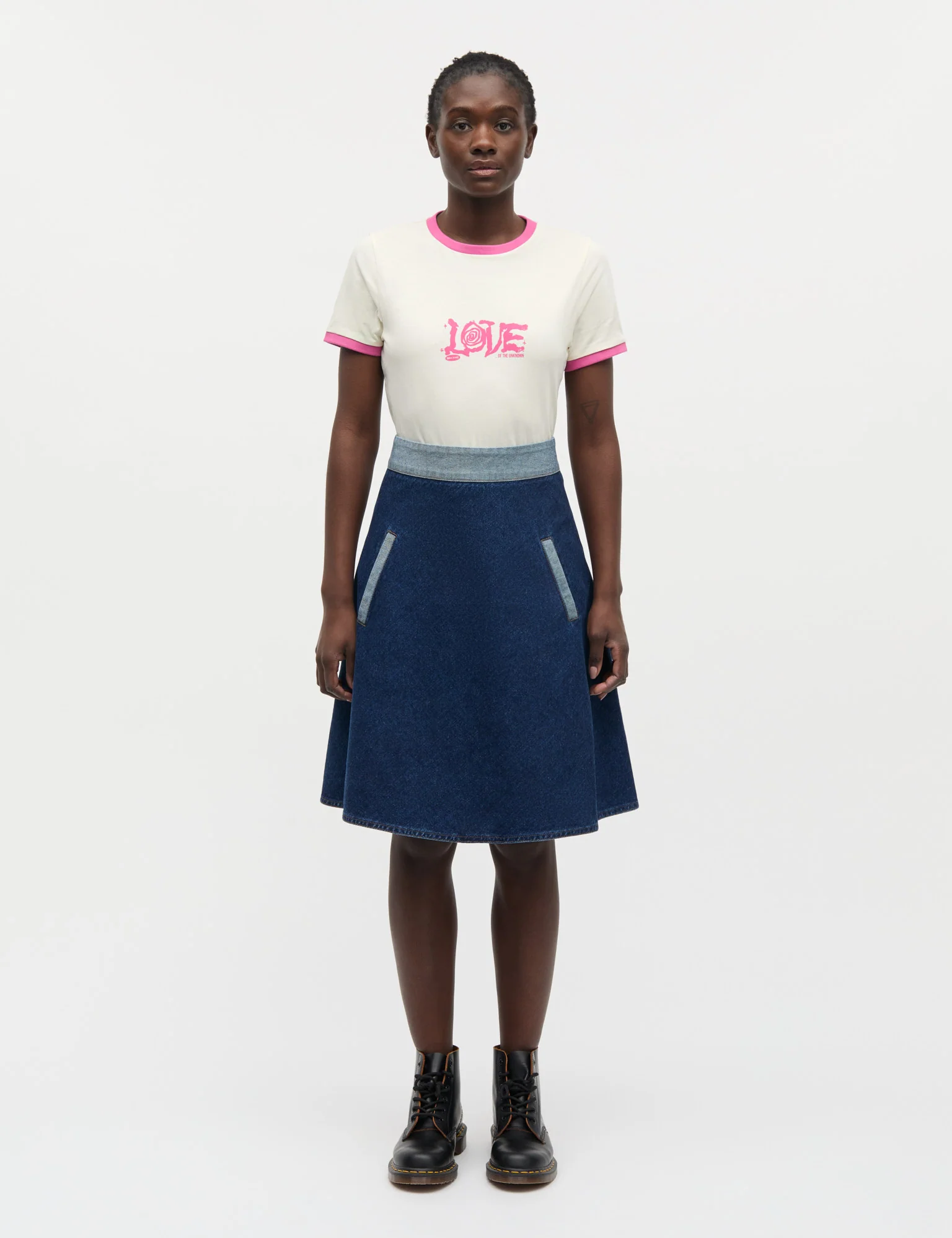 Cotton Jersey Trinity Tee, Vanilla Ice/Carmine Rose