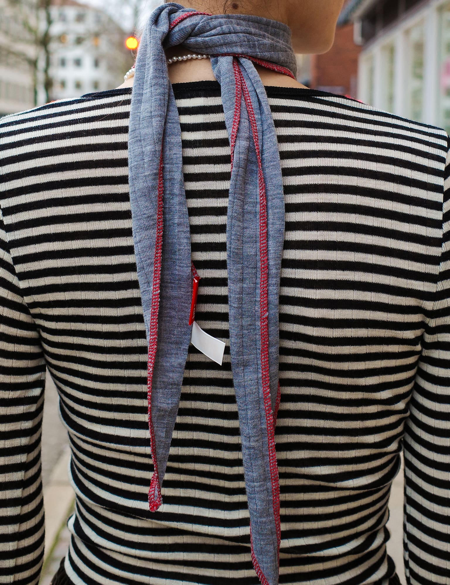 NPS Scarf Triangle Wool Caro Editions, Ligth Grey/Peach - Image 5
