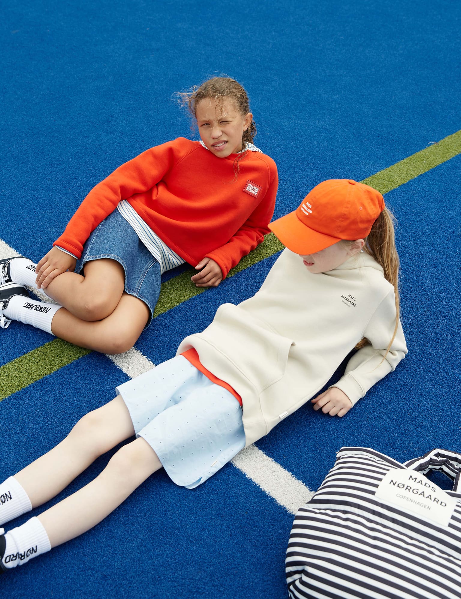 Standard Hudini Sweatshirt, Castle Wall - Image 7